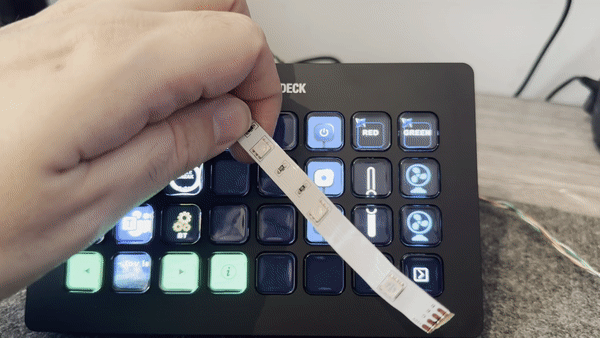 Animated demonstration of Stream Deck buttons overriding the Teams-status LED strip to red, green and back to red.